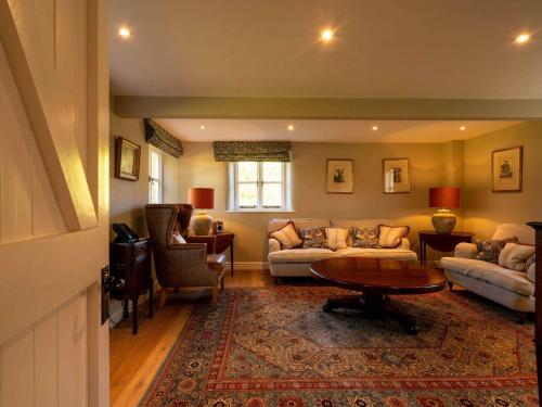 Three-Bedroom Manor Cottage