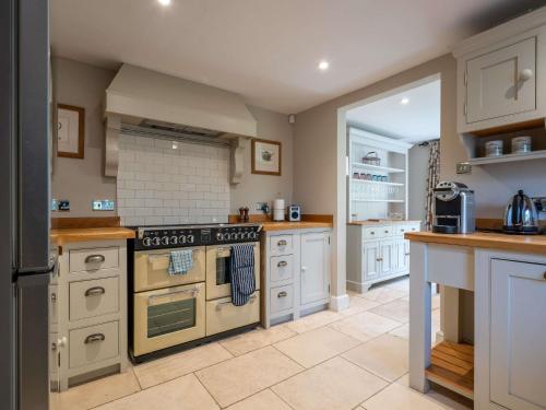 Three-Bedroom Country Cottage