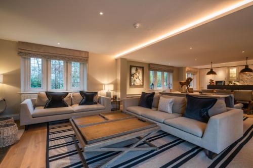 Four-Bedroom Grand Cottage