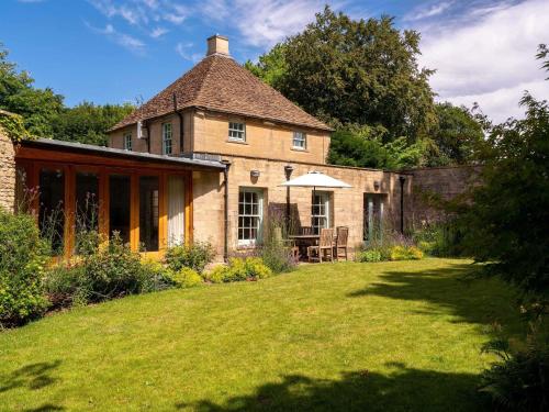 Three-Bedroom Grand Cottage