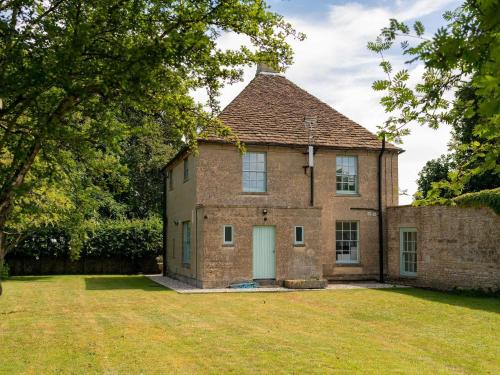 Three-Bedroom Grand Cottage