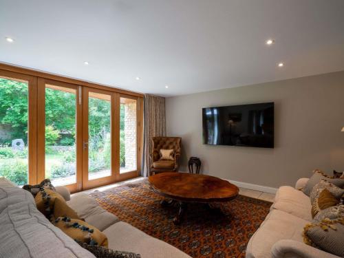 Three-Bedroom Grand Cottage