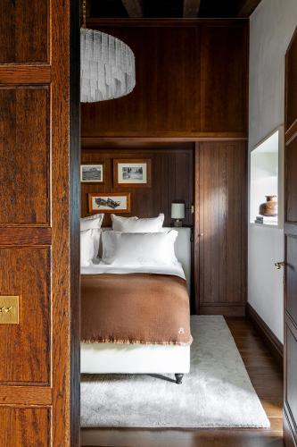 Suite with Mountain View