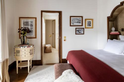 Suite with Mountain View