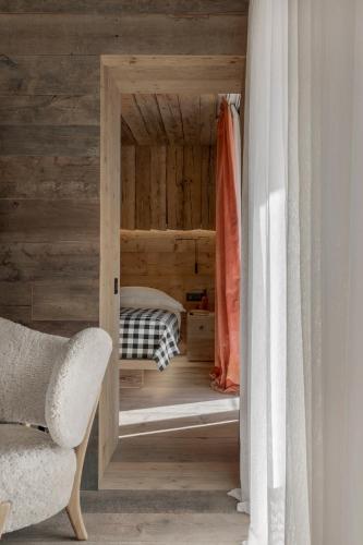 Suite with Mountain View
