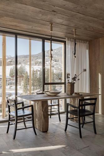 Suite with Mountain View