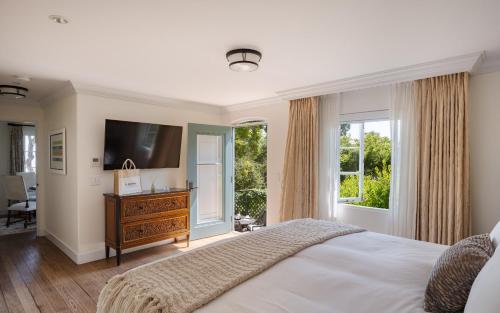 Superior Suite (Camellia)