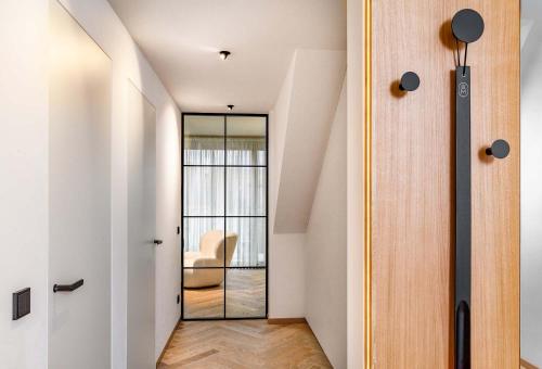 Deluxe Pool Suite