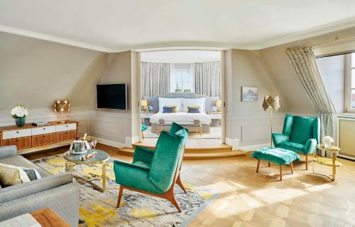 Leopold Suite
