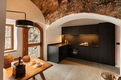 Two-Bedroom Apartment with Mountain View