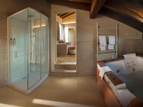 Superior Suite with Spa Bath