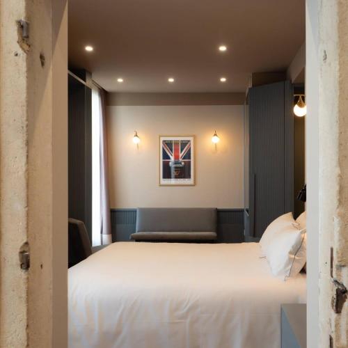 Suite with King Bed - Non-Smoking