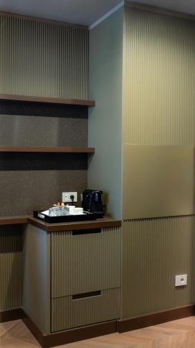 Suite with King Bed - Non-Smoking