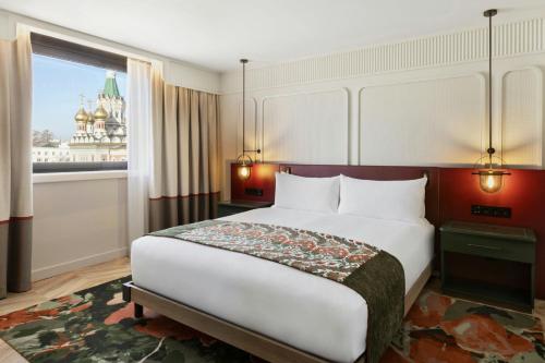 Empress King Suite with Church View
