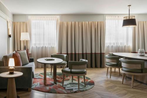 Empress King Suite with Church View