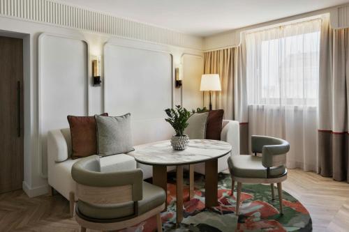 Empress King Suite with Church View