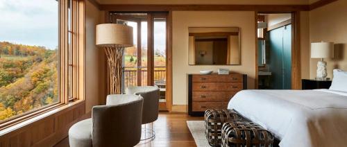 King Room with Mountain View