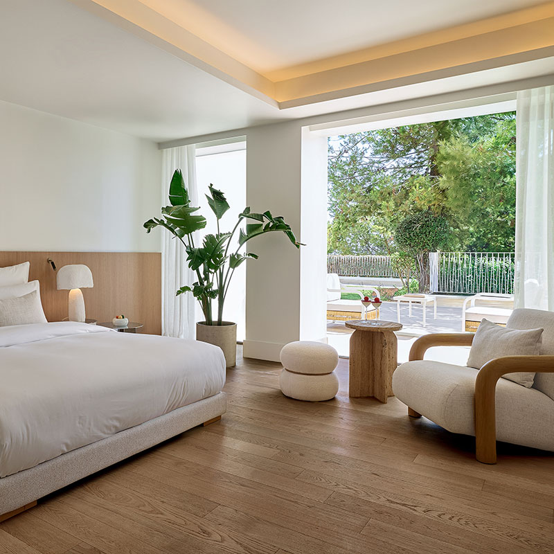 Club Riviera room 