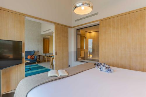 Suite (2 Adults + 1 Child)