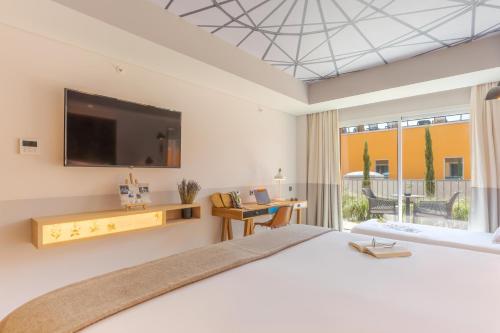 Superior Double Room (2 Adults + 1 Child)
