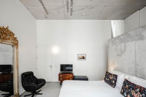 Suite with City View