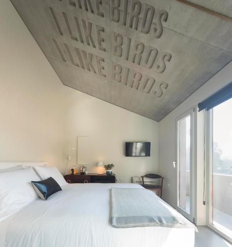 Double Room with Balcony and Garden View