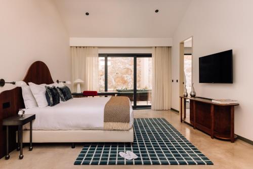 One Bedroom Suite with River View