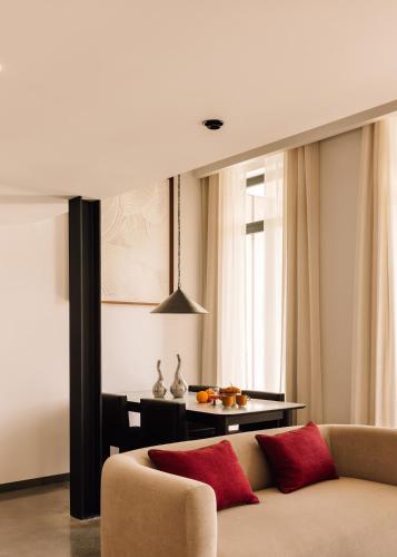 One Bedroom Duplex with River View