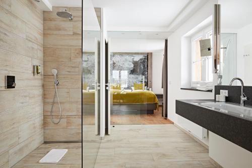 Deluxe One Bedroom Suite