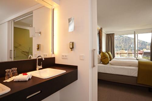 Deluxe One Bedroom Suite