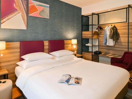 Family room with one double bed and one extra bed
