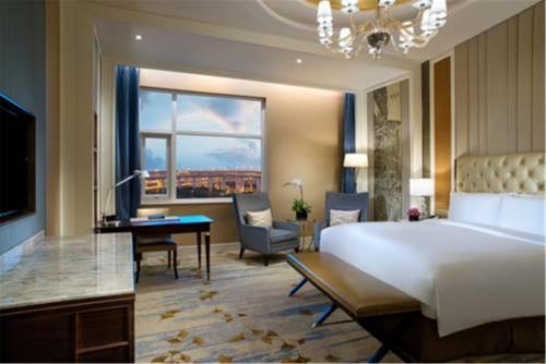 Superior King Room 