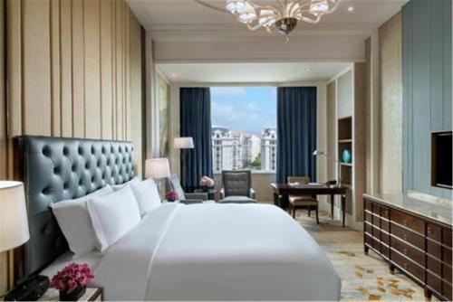 Junior King Suite