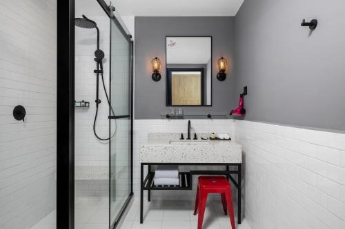 Moxie King Room - High Floor