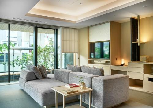 Luxury Corner Suite