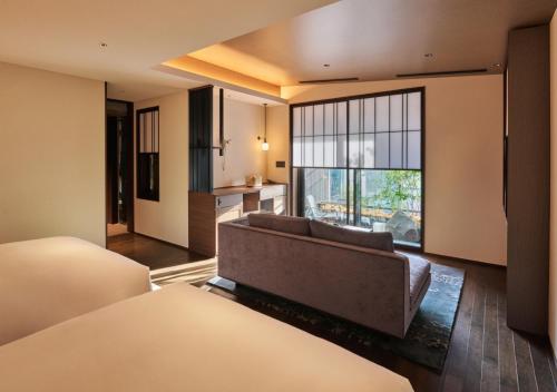 Executive Comfort Suite