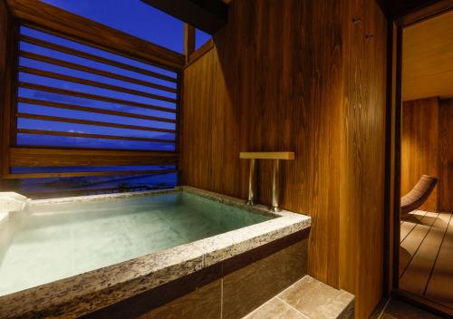 Japanese Western Suite with Open Air Bath Type M - Non-Smoking (4th-6th Floor)