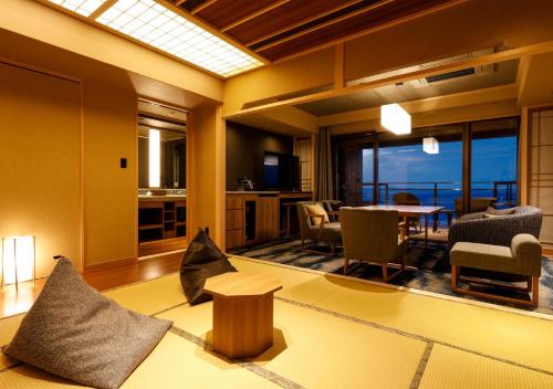 Japanese Western Suite with Open Air Bath Type M - Non-Smoking (4th-6th Floor)