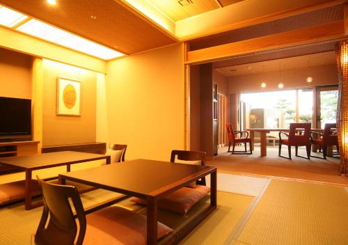Japanese Western Suite with Open Air Bath Type C - Non-Smoking (1st Floor)