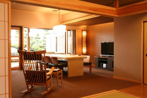 Japanese Western Suite with Open Air Bath Type D - Non-Smoking (1st Floor)