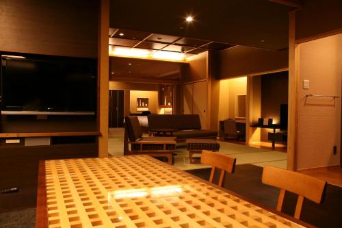 Japanese Western Suite with Open Air Bath Type E - Non-Smoking (1st Floor)