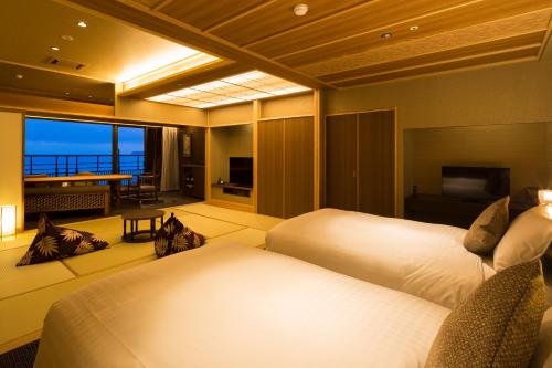 Japanese Western Suite with Open Air Bath Type K - Non-Smoking (5th-7th Floor)