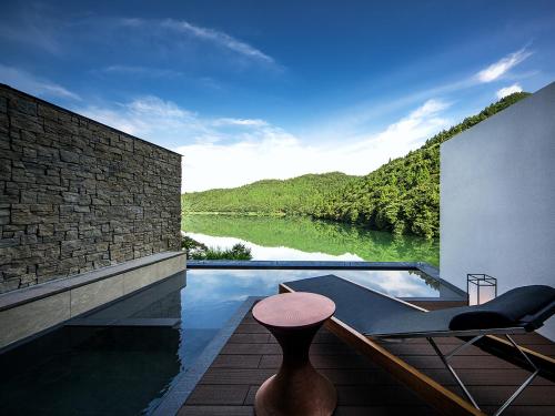 Superior Room with Tatami Area with Open-Air Hot Spring Bath - "Riyu"