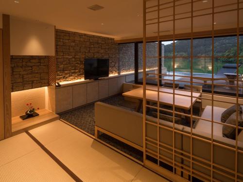 Superior Room with Tatami Area with Open-Air Hot Spring Bath - "Riyu"