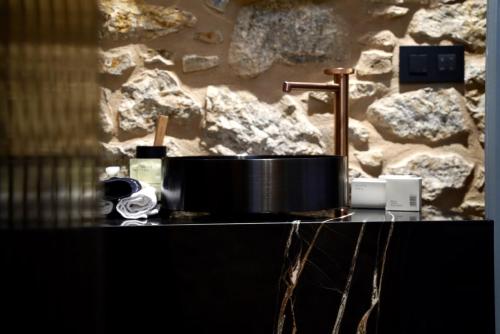 Signature Stone Suite