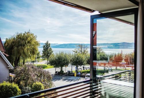 Double Room with partial Lake View and Balcony (Annex)