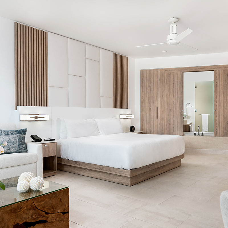 Grand Deluxe Oceanfront Studio