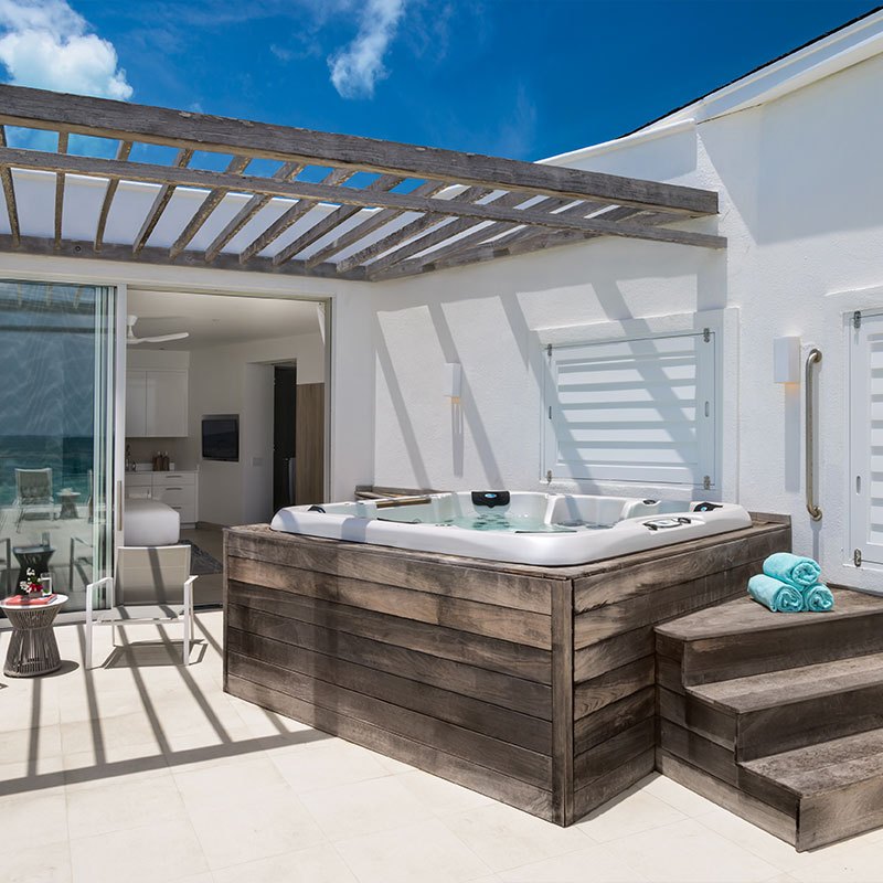 Penthouse Studio with Hot Tub