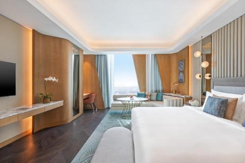 Deluxe Downtown View King Room