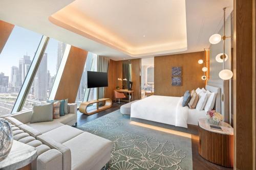 Premier Downtown View King Room